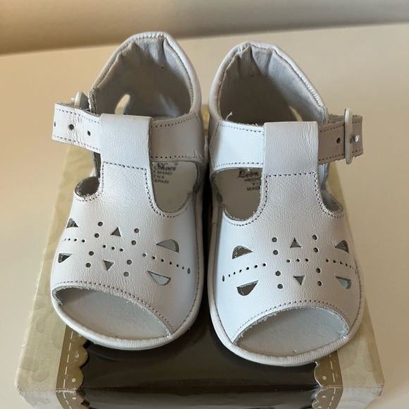 Baby Girl Leather Sandals Size 2 - Picture 1 of 4